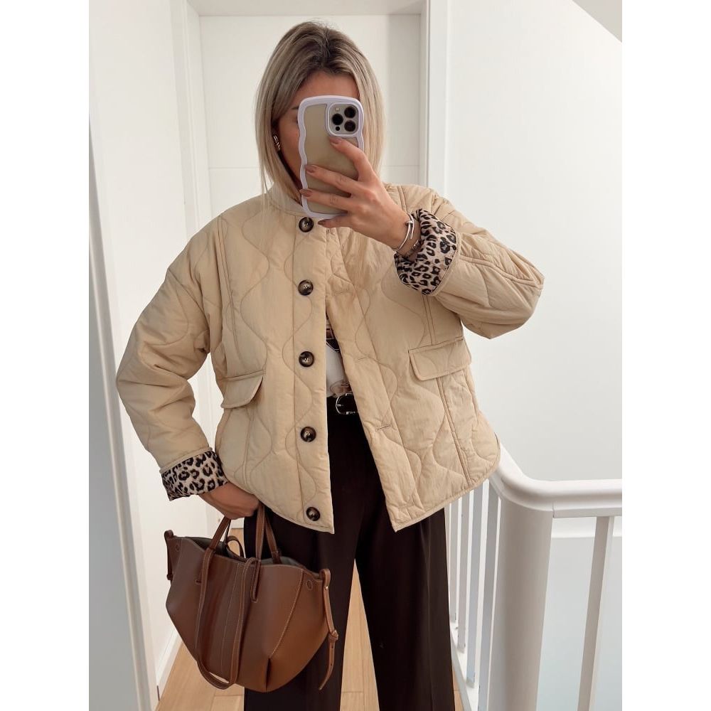 Damenjacke mit Leopardenfutter und Kapuze