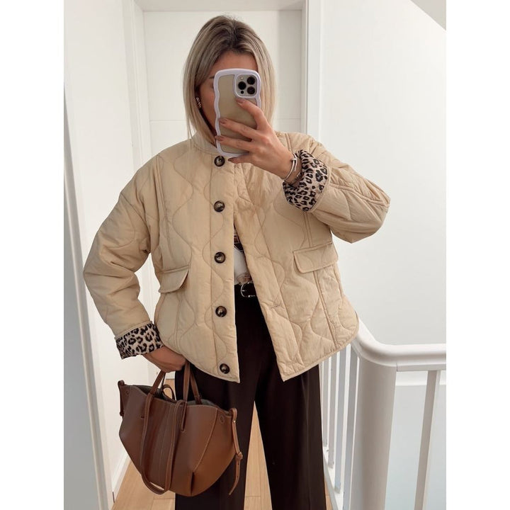 Damenjacke mit Leopardenfutter und Kapuze